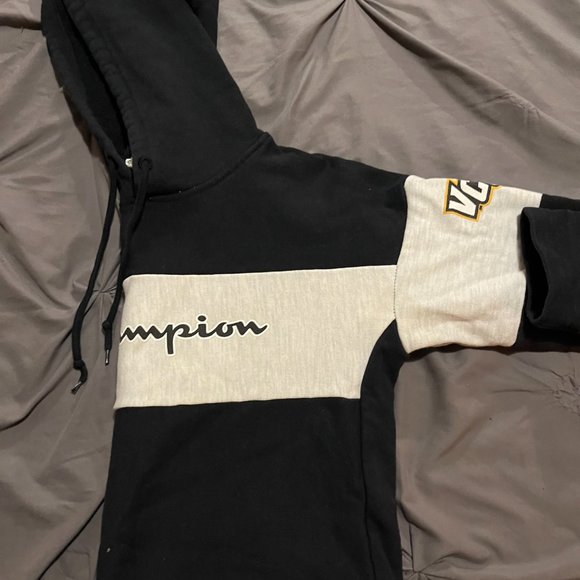 Champion-VCU Cropped Hoodie - Picture 3 of 3